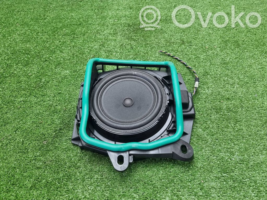 BMW 3 G20 G21 Subwoofer 