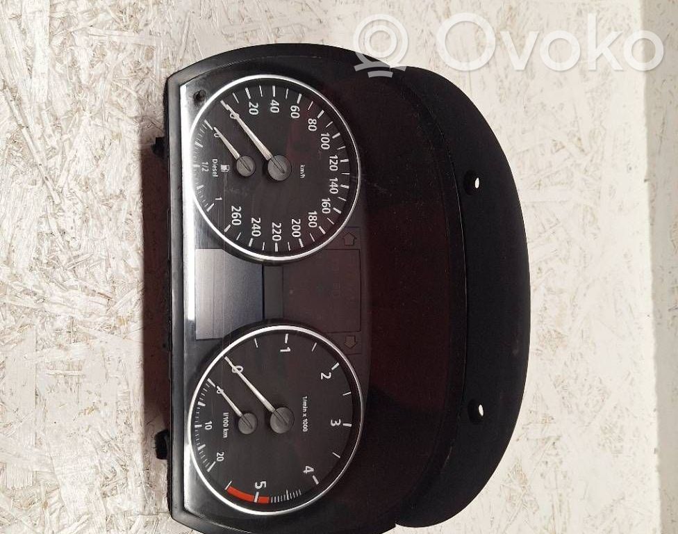 Geschwindigkeitsmesser Cockpit   102535050,9110205,370019525,911020504