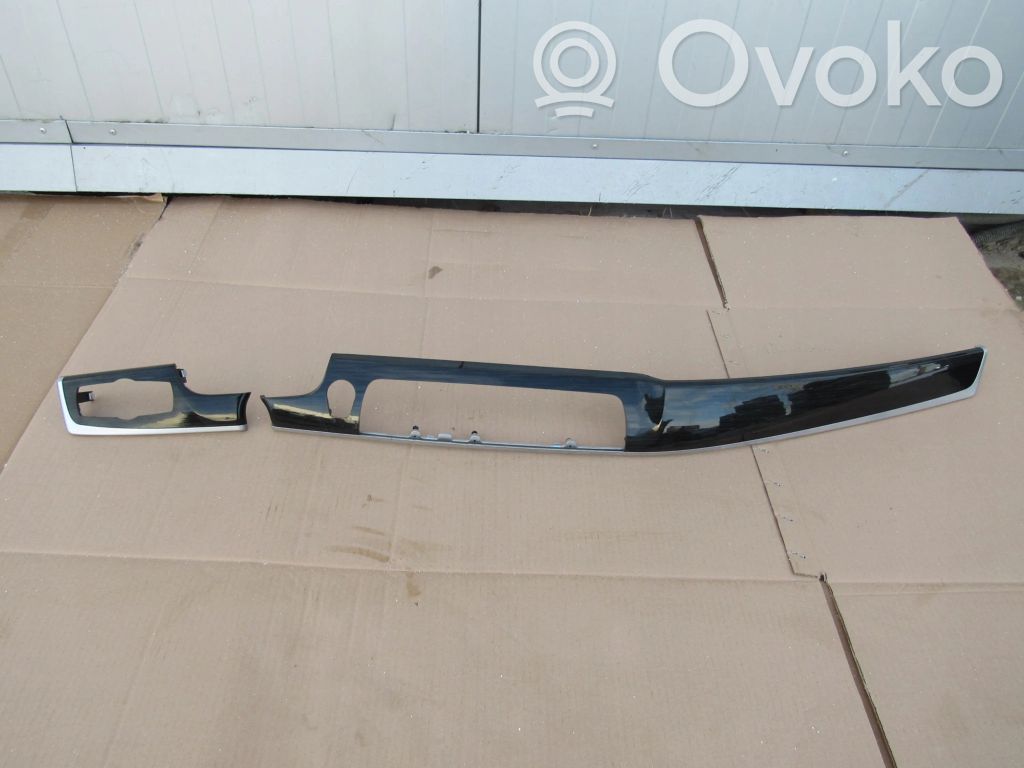 BMW M5 Ramka schowka deski rozdzielczej 