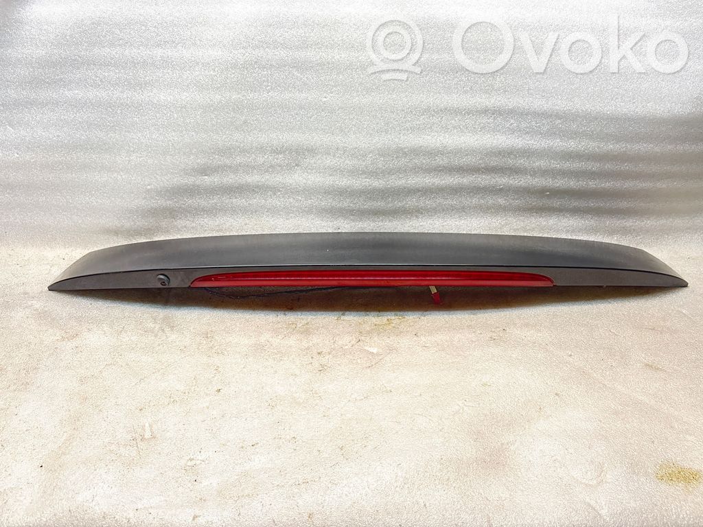 Tailgate/trunk spoiler   8235987