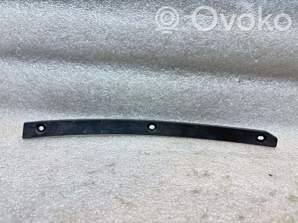 Front splash guards bracket   8W6853824B