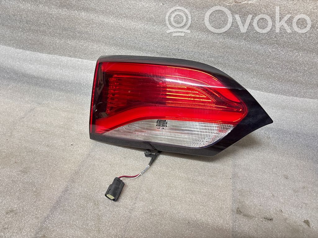 Chrysler Pacifica Tailgate rear/tail lights 