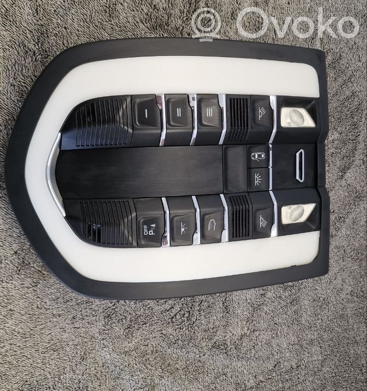 Porsche Macan (95B) Światło fotela przedniego 