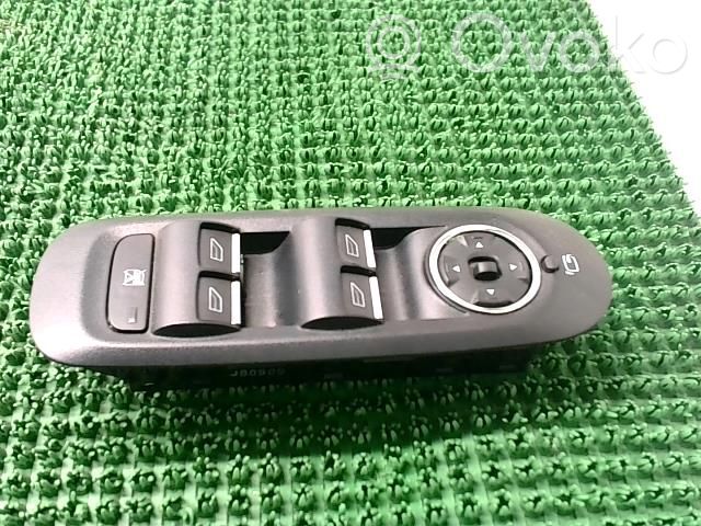 Electric window control switch   1718568