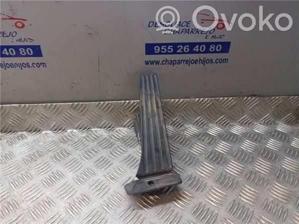 Accelerator throttle pedal