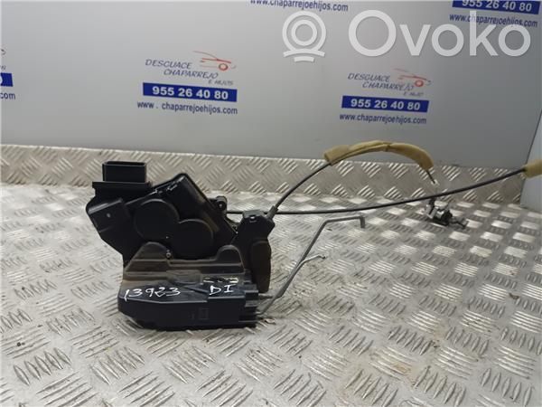 Mazda 5 Priekšpusē slēdzene 