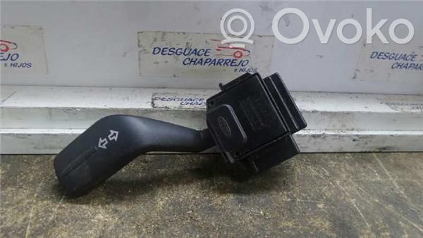 Ford Focus Interruptor de control multifunción 