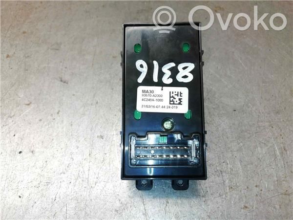 Interruptor del elevalunas eléctrico   93570A2300