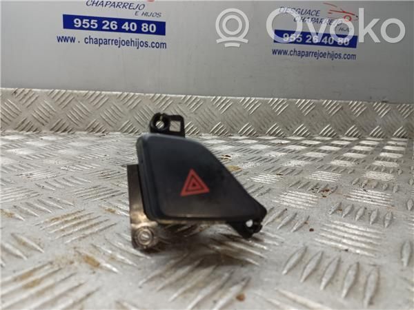 Hyundai i30 Comutator lumini pericol 