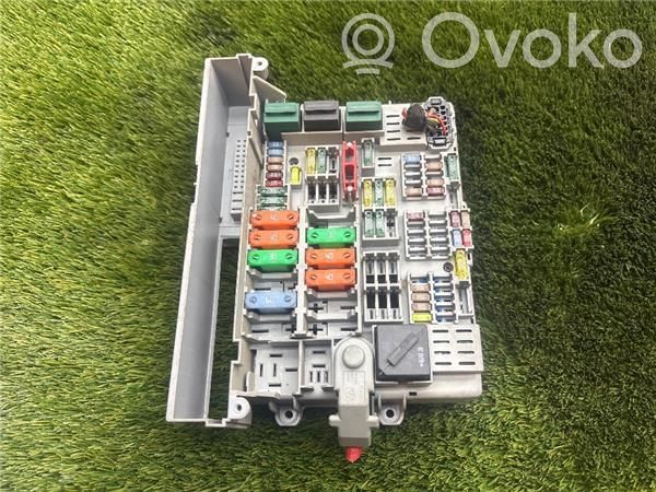 Módulo de fusible   6906621,547530