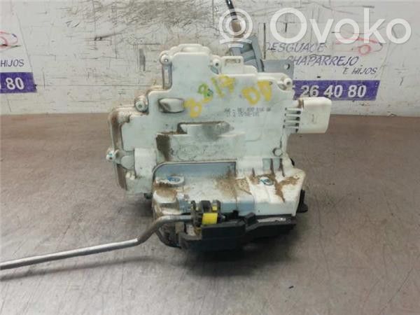 Audi A4 S4 B5 8D Zamek drzwi przednich 