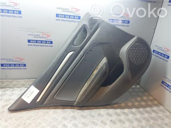 Renault Megane IV Takaoven verhoilu