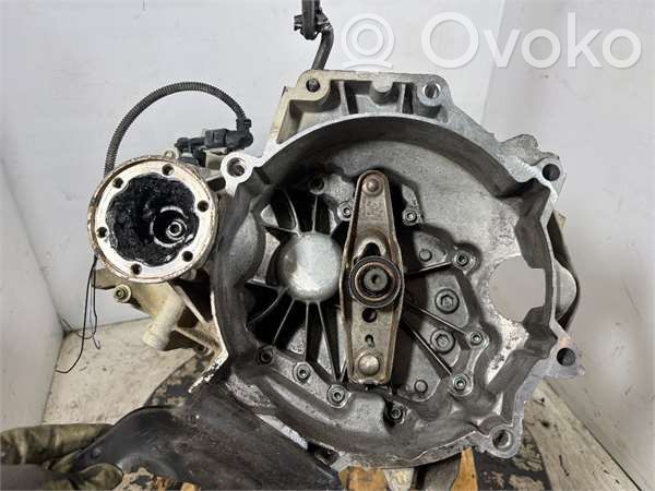 Volkswagen Golf IV Manual 5 speed gearbox 