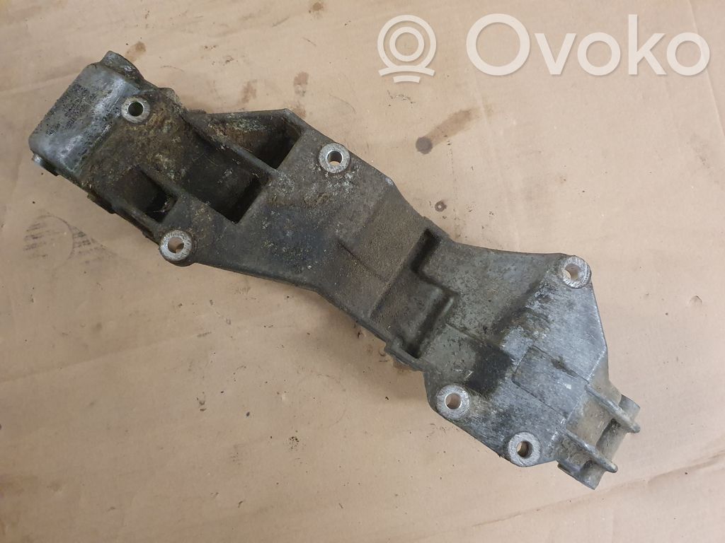 Volkswagen Golf III Generator/alternator bracket 