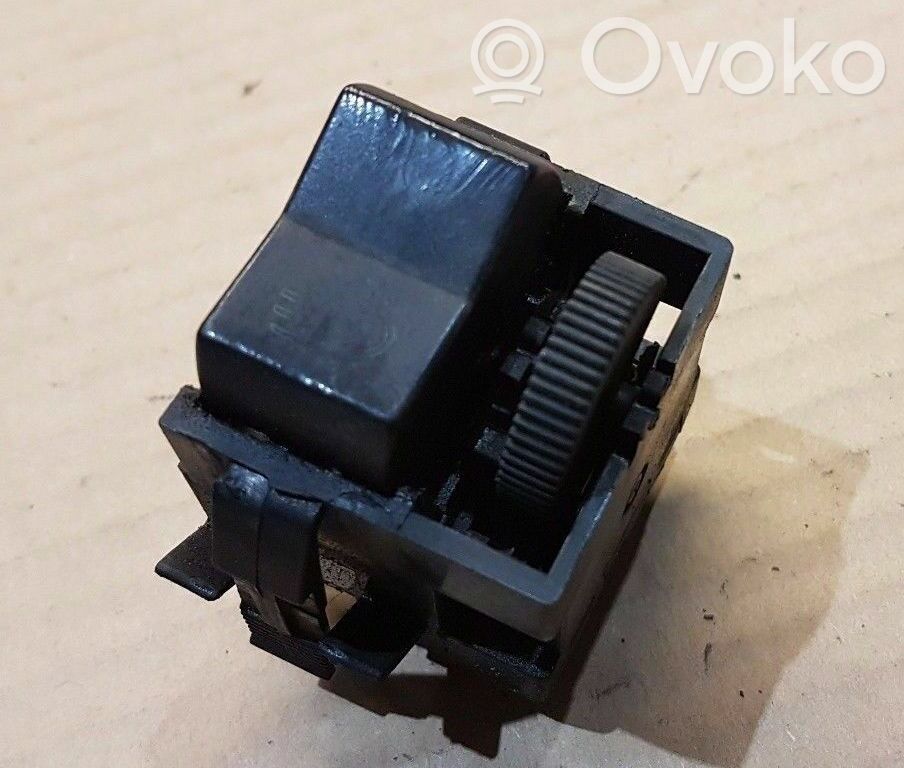 Volkswagen Golf I Interruptor de luz 