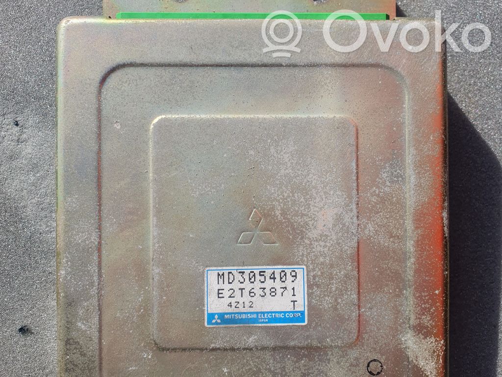 Engine control unit/module   MD305409,E2T63871