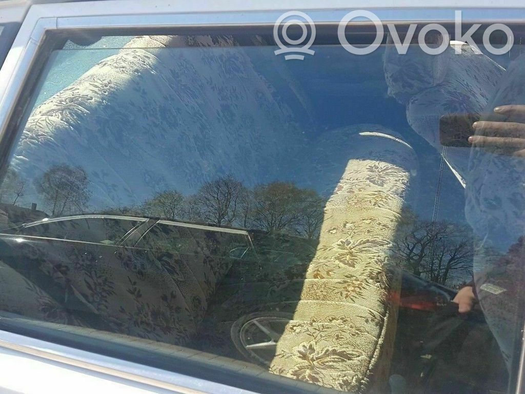 Audi 80 90 B2 Rear door window glass 