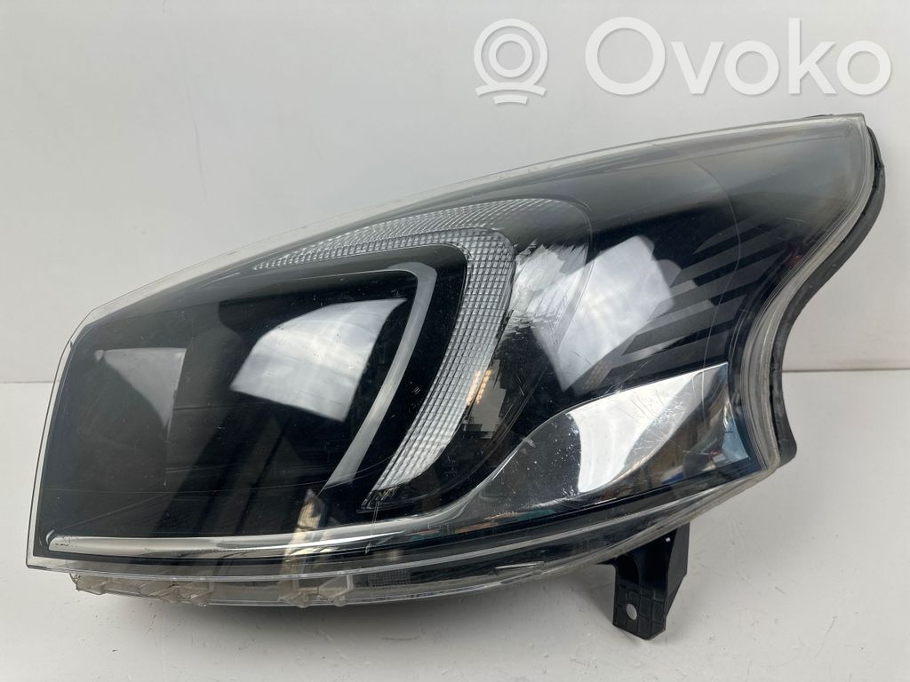 Lampa przednia   260606315R,03867960,1EE01156501