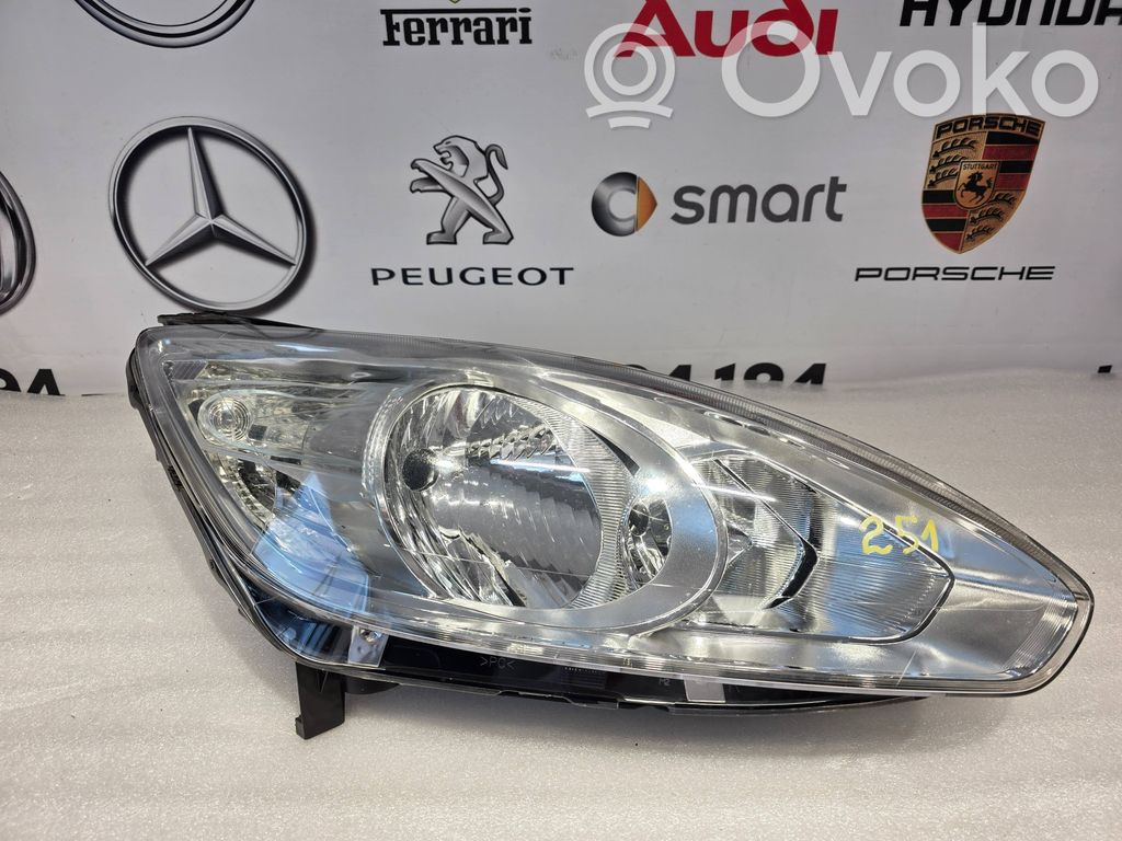 Ford C-MAX II Lampa przednia 