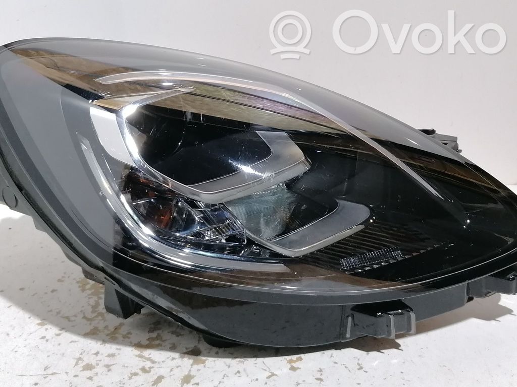 Ford Puma Headlight/headlamp 