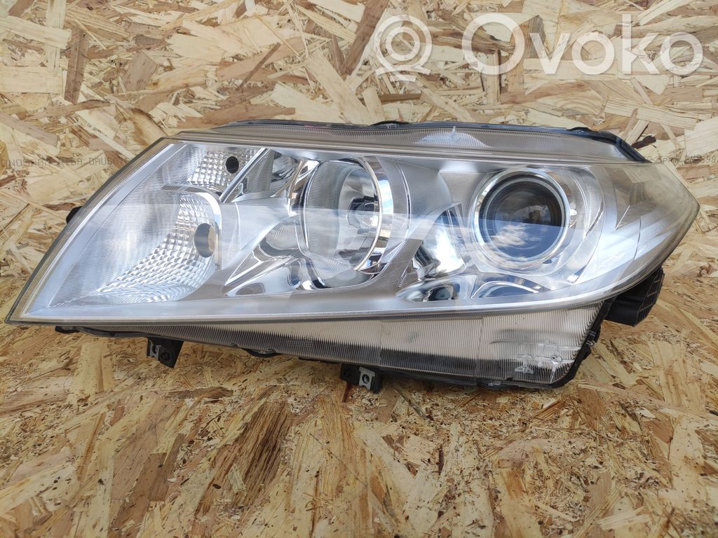 Suzuki Vitara (LY) Передняя фара 