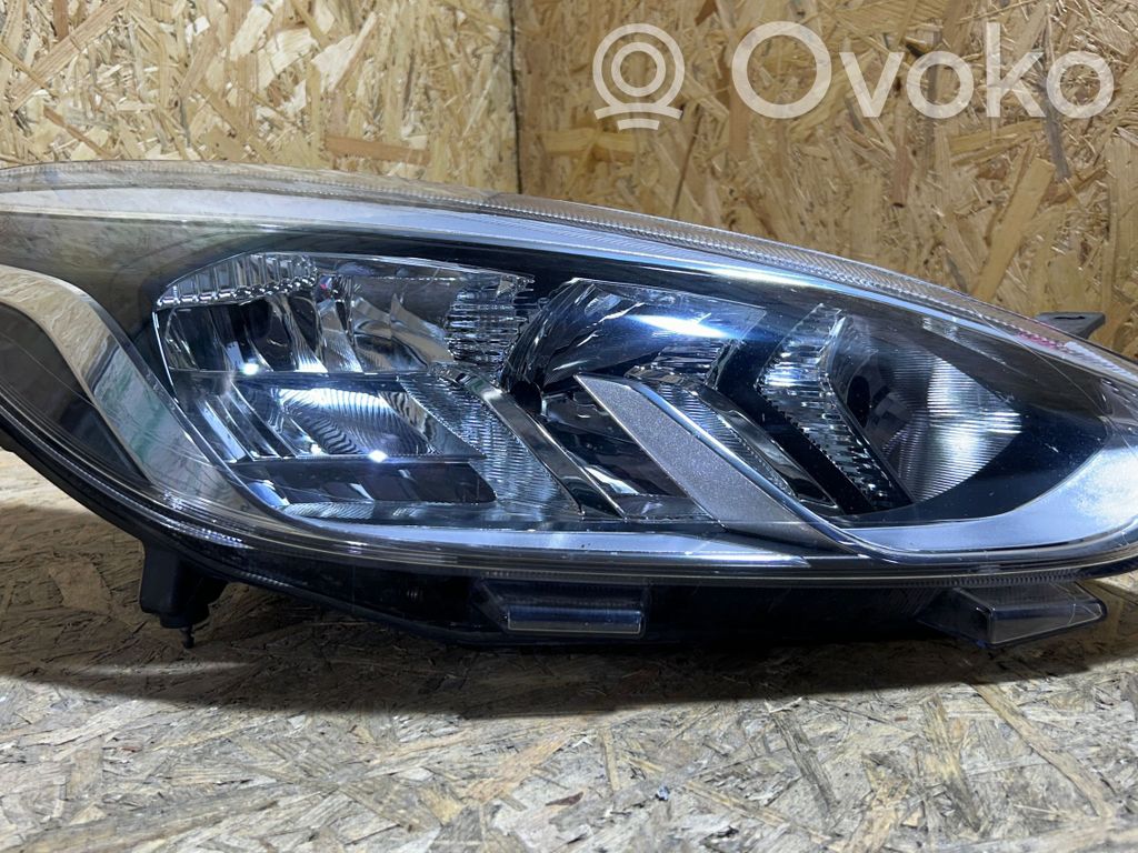 Ford Fiesta Lampa przednia 