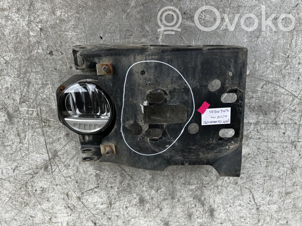 Etusumuvalo   68307273AE,3515984