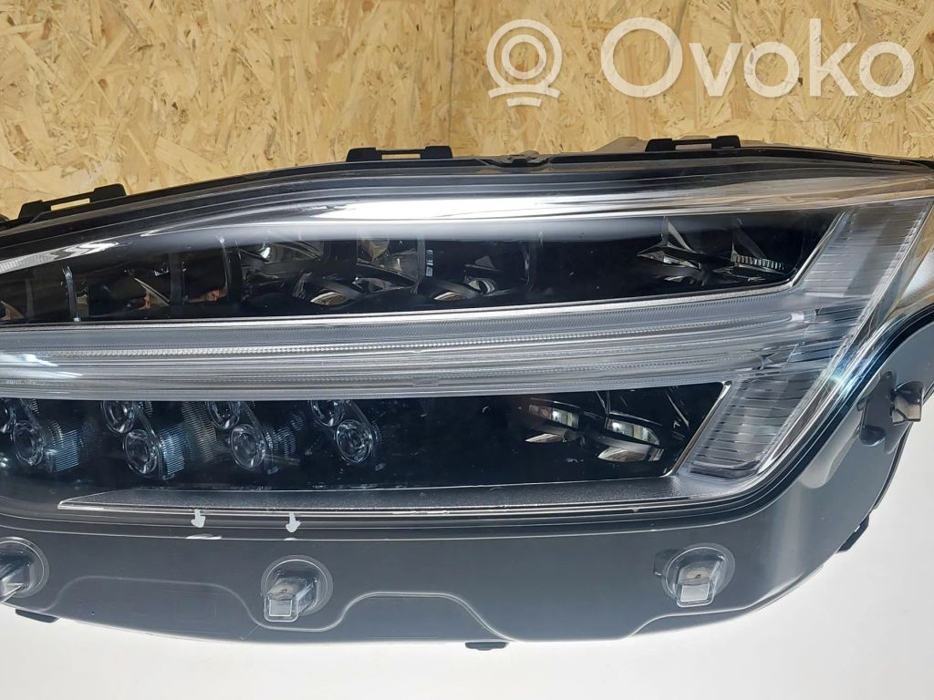 Volvo XC90 Scheinwerfer 