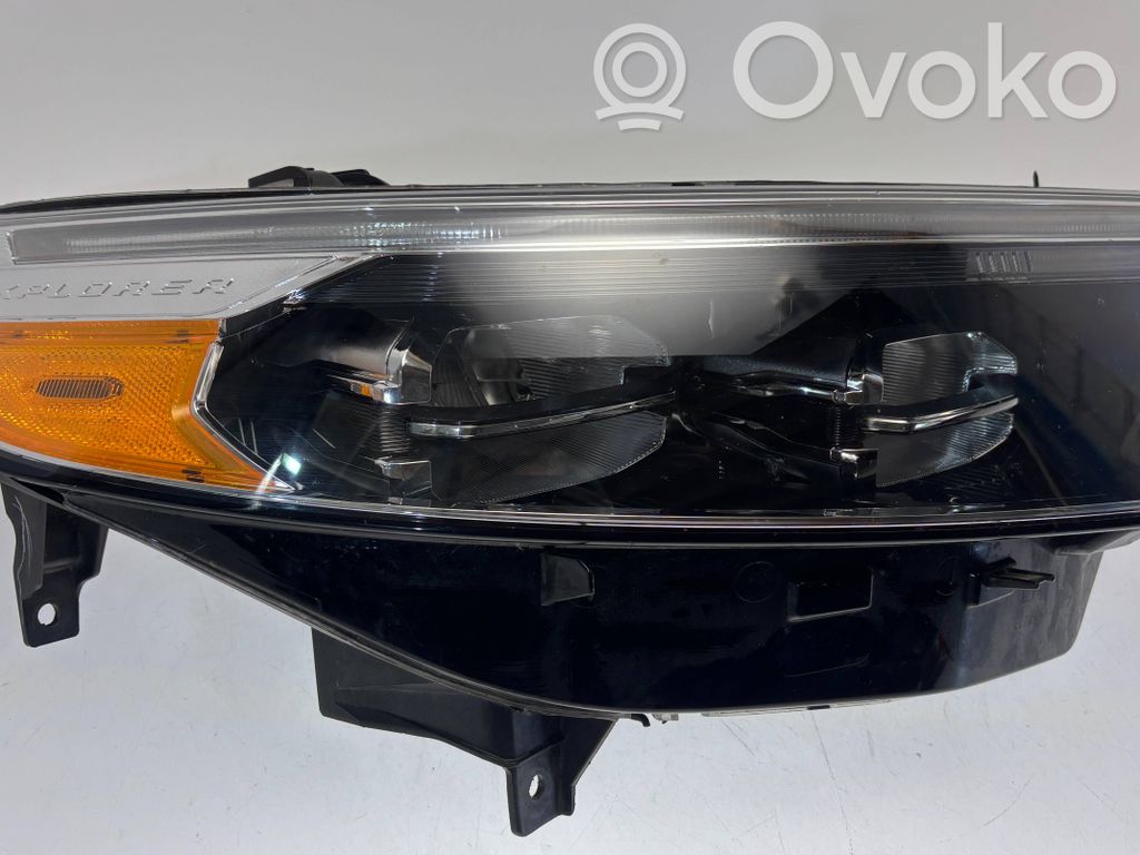 Ford Explorer VI Headlight/headlamp 