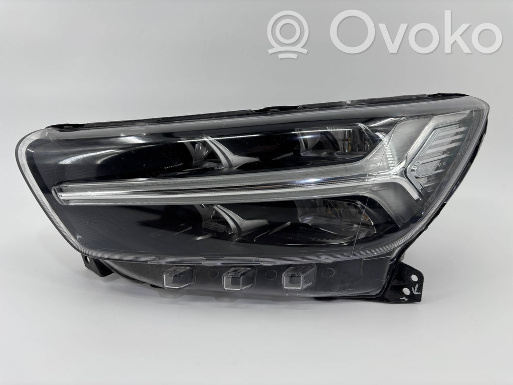 Volvo XC40 Headlight/headlamp 