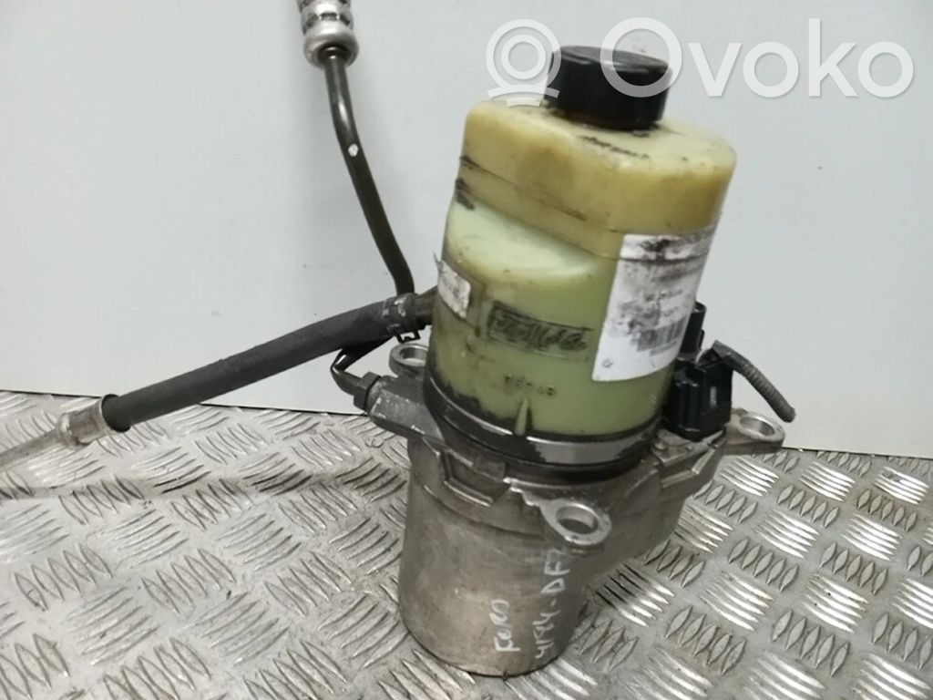 Ohjaustehostimen pumppu   1743471