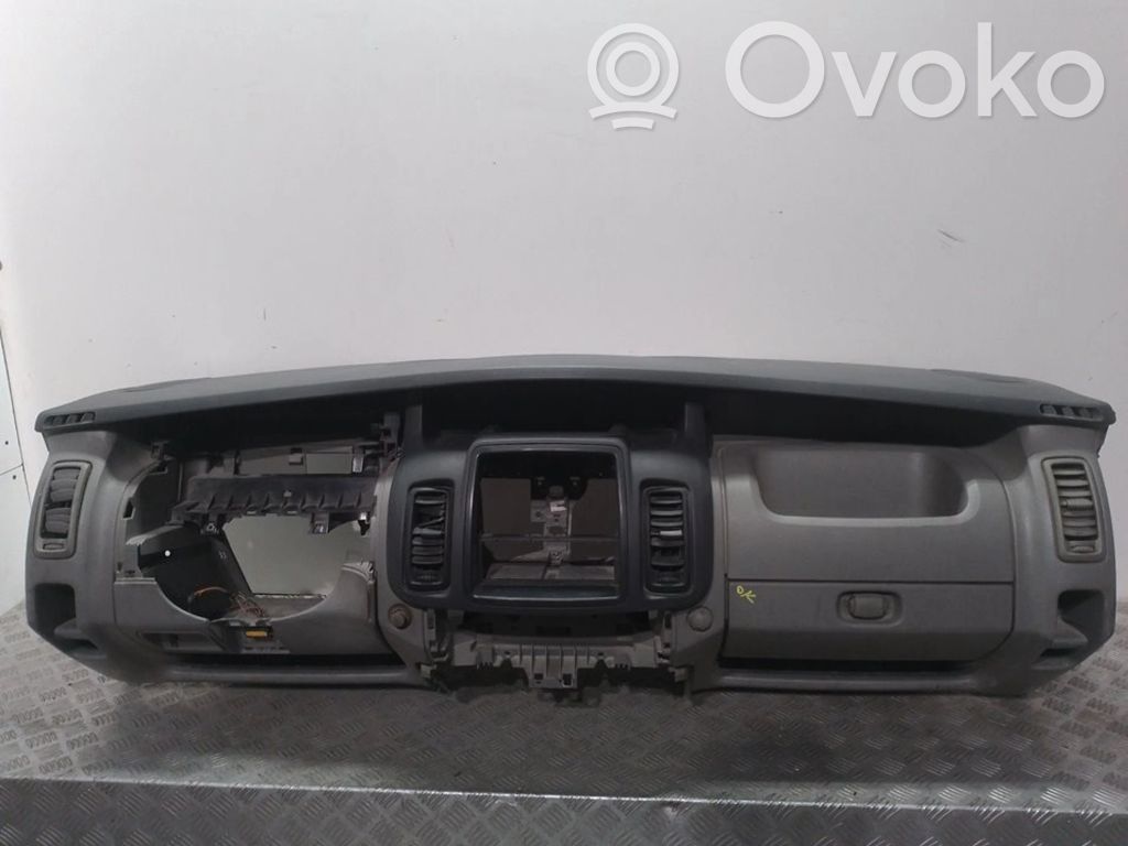 Opel Vivaro Panelis 