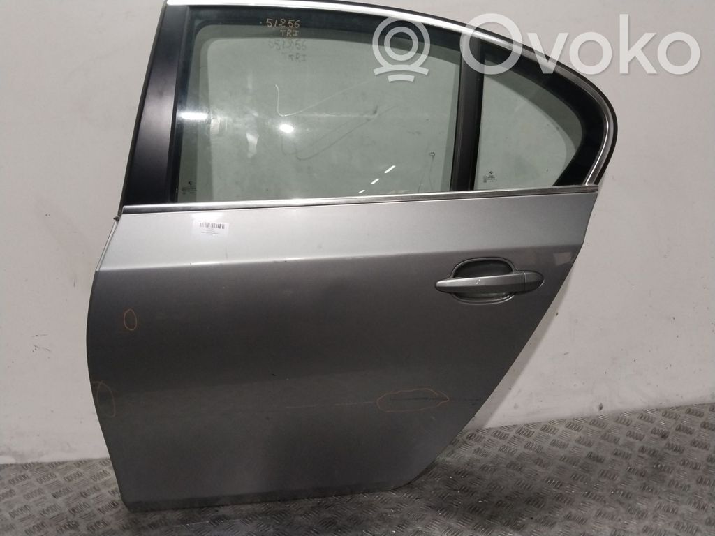 Aizmugurējās durvis   41009631831