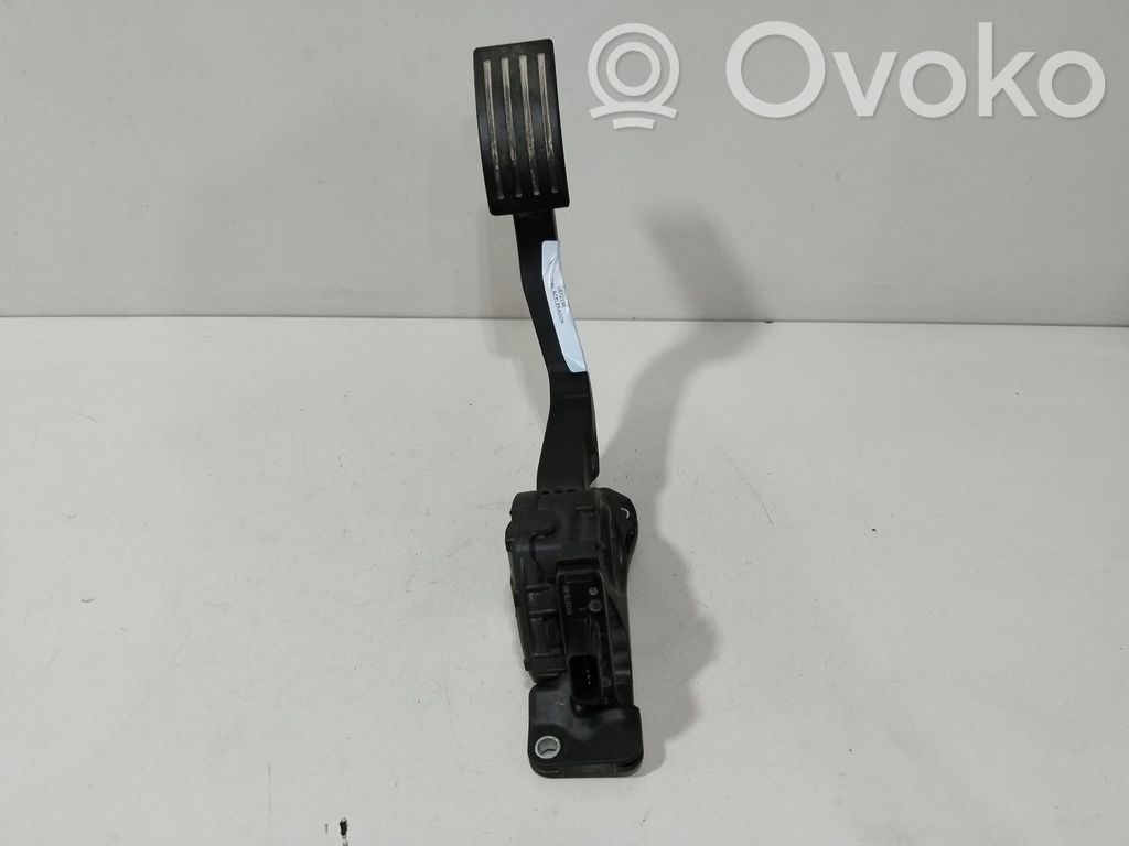 Accelerator throttle pedal   1872196