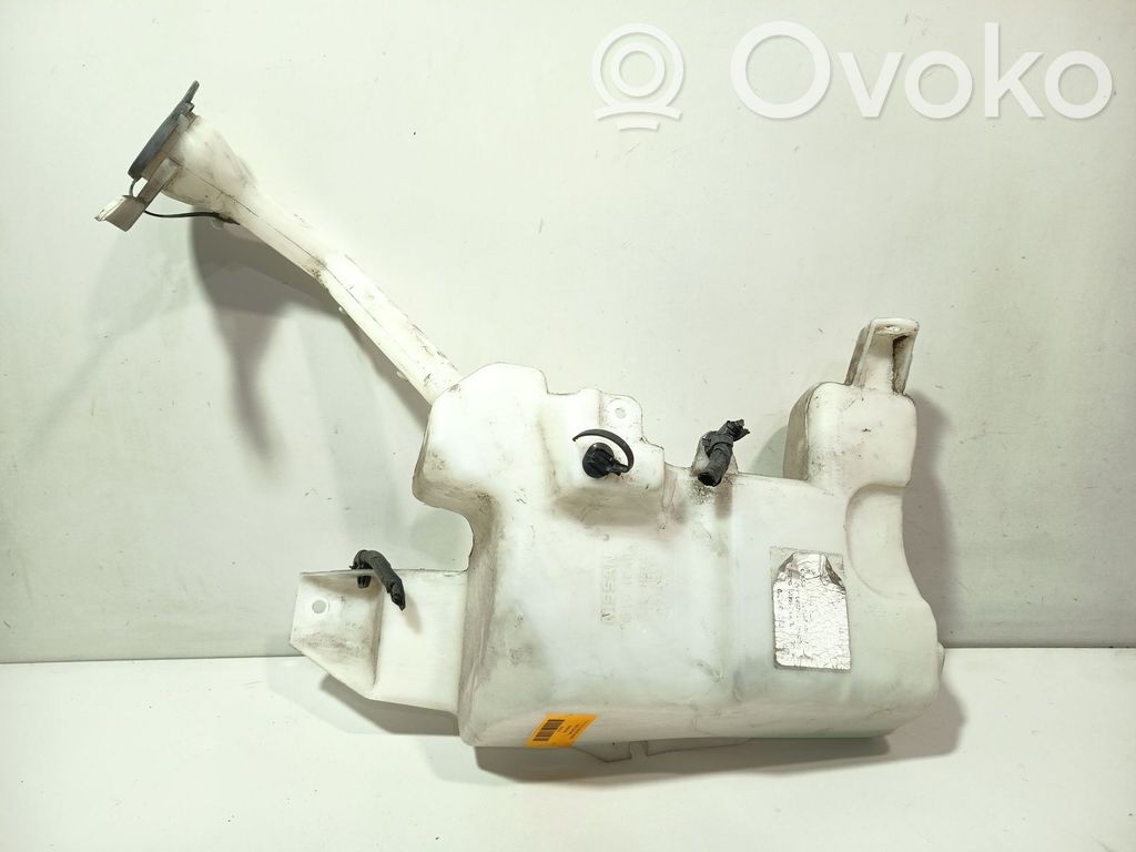 Nissan Qashqai Langų skysčio bakelis