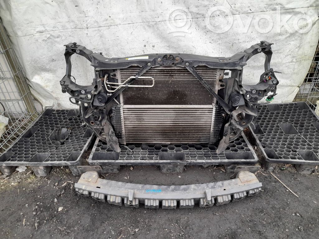 Chrysler Town & Country V Jäähdyttimen kehyksen suojapaneeli 
