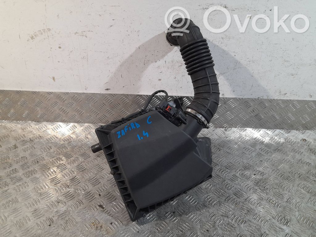 Opel Zafira C Air filter box 