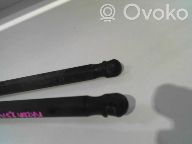 Mazda 2 Tailgate/trunk strut/damper 
