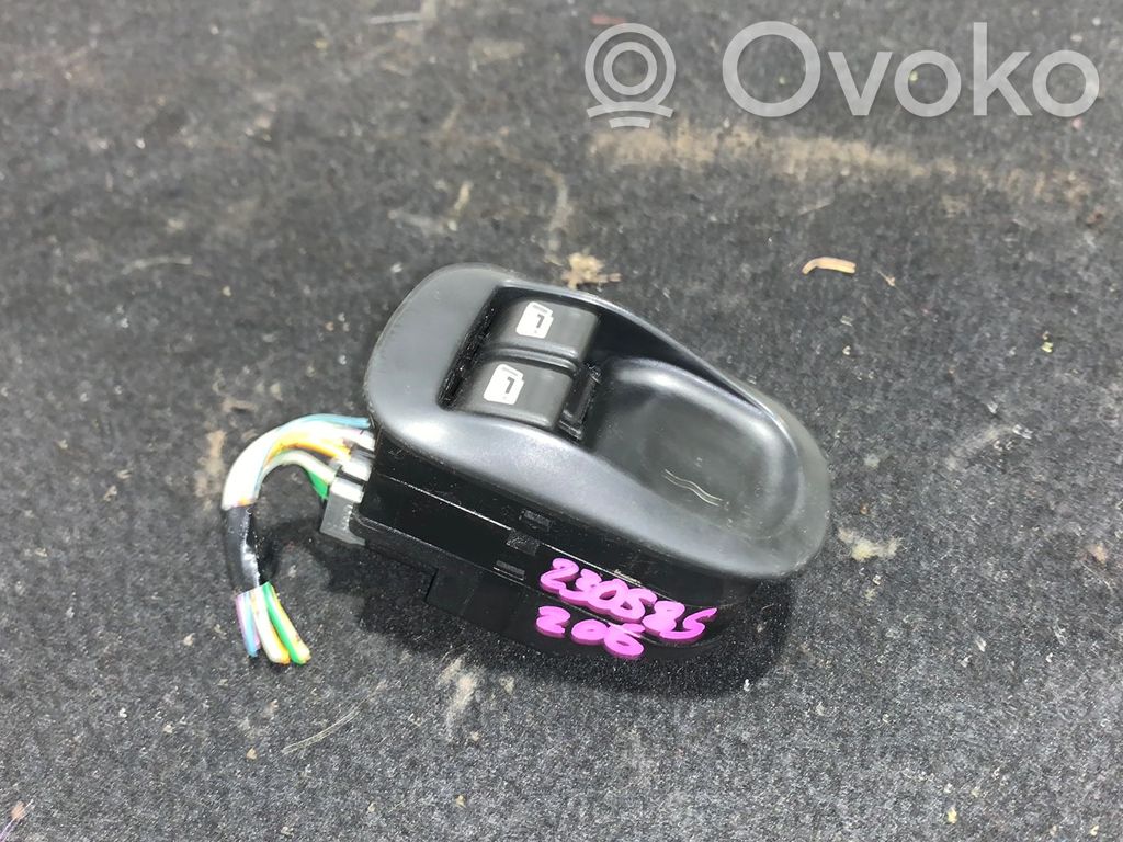 Peugeot 206 Electric window control switch 