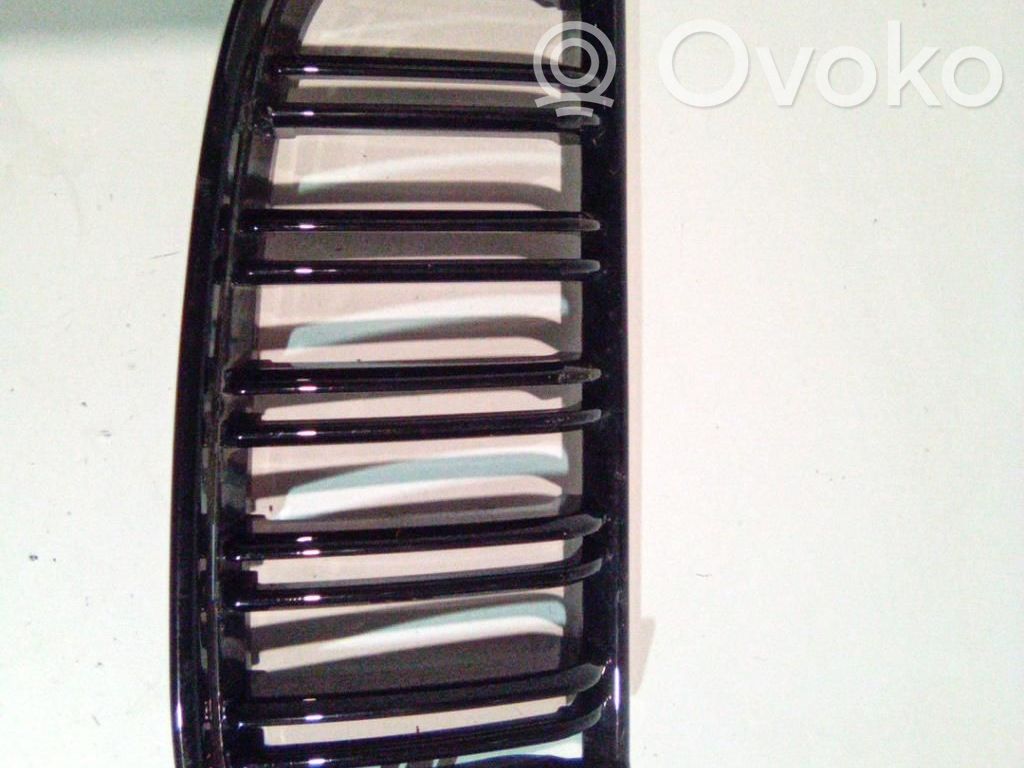 BMW 3 E90 E91 Front bumper upper radiator grill 