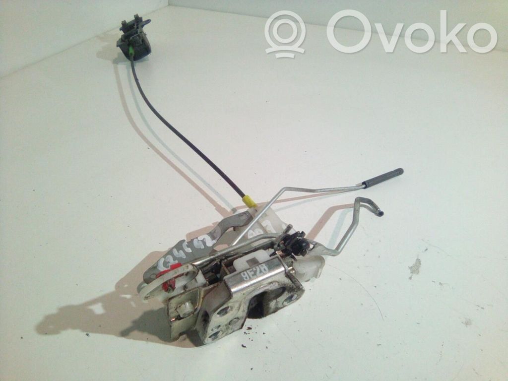 Peugeot 107 Priekšpusē slēdzene 