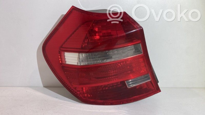BMW 1 E81 E87 Aizmugurējais lukturis virsbūvē 