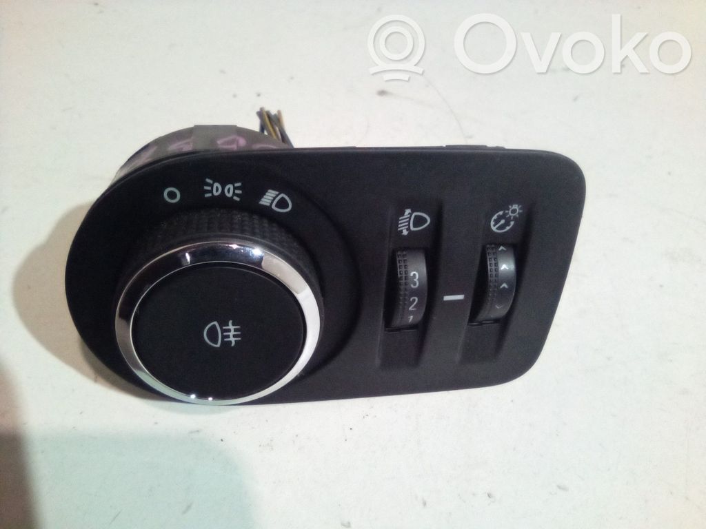 Opel Corsa D Light switch 