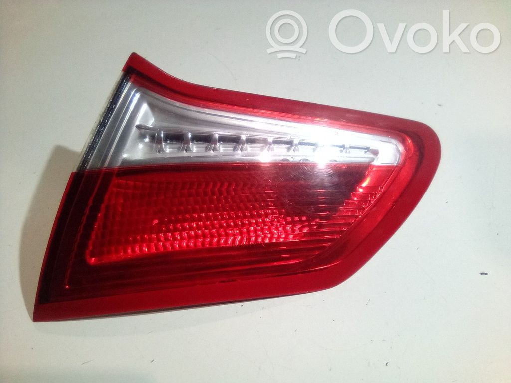 Citroen C4 II Aizmugurējais lukturis pārsegā 
