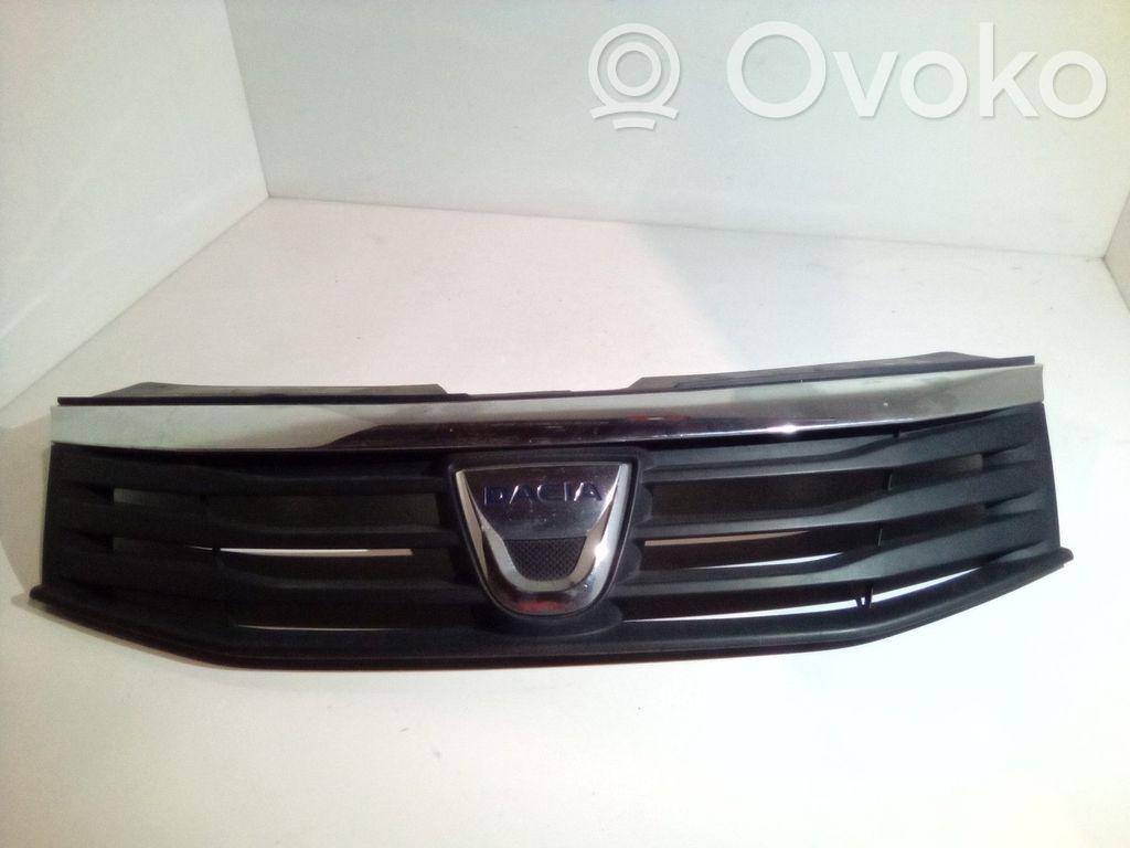 Dacia Sandero Front grill 