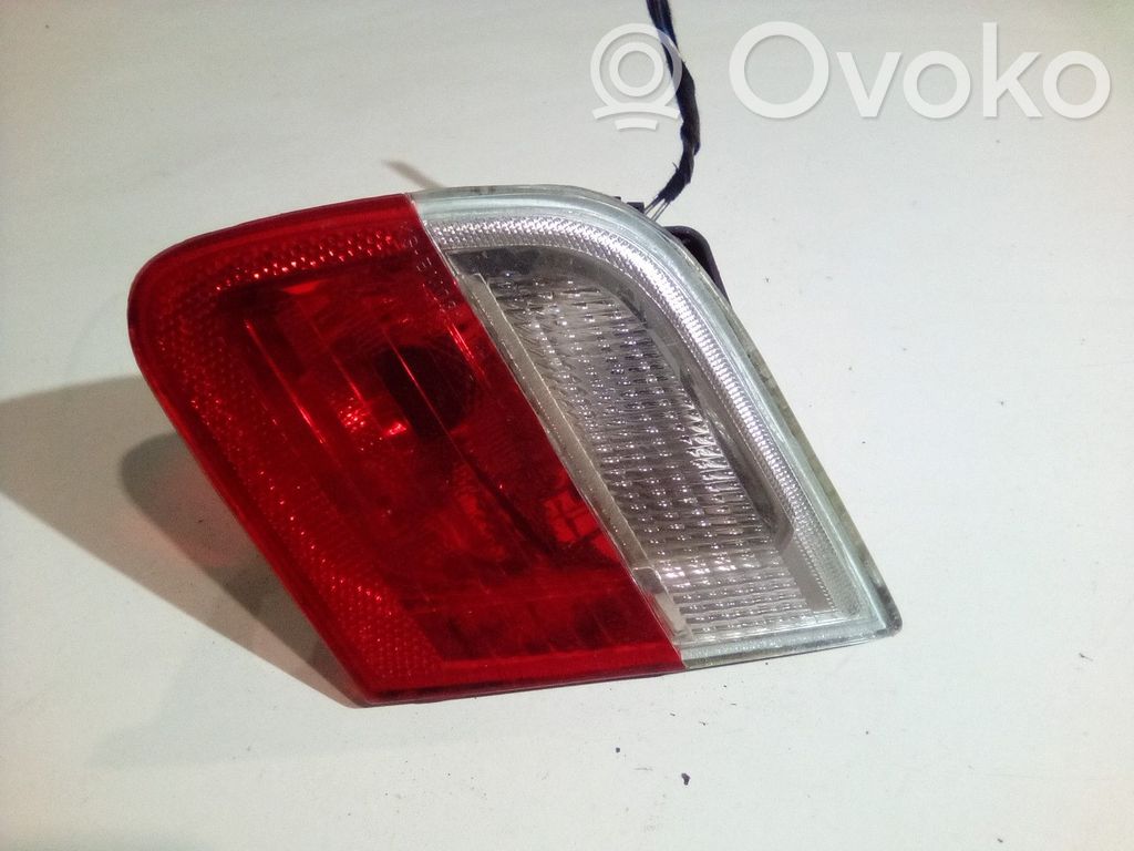 BMW 3 E46 Galinis žibintas dangtyje 