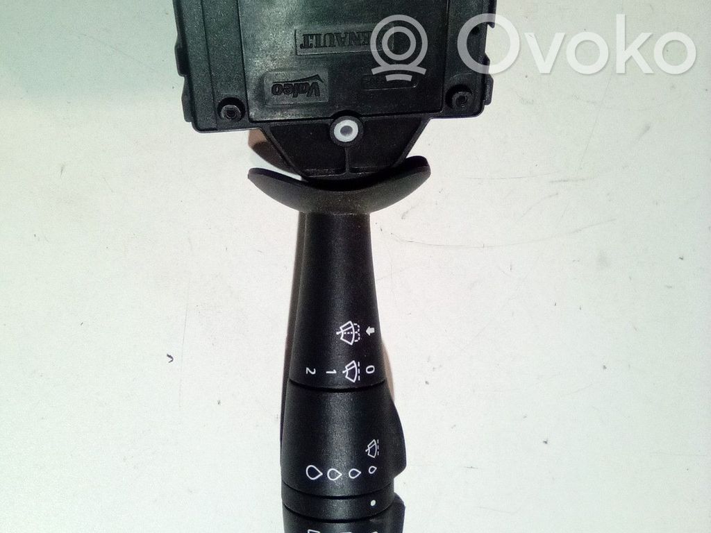 Renault Clio IV Wiper control stalk 