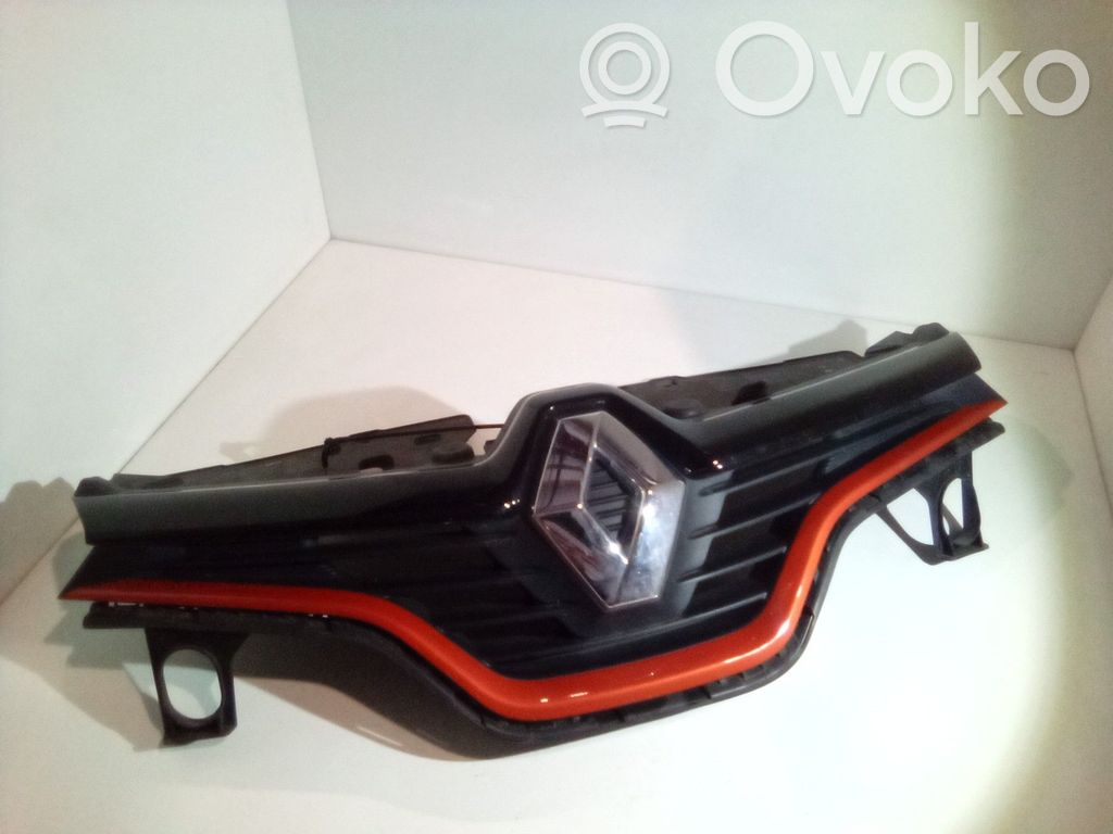 Renault Captur Front grill 