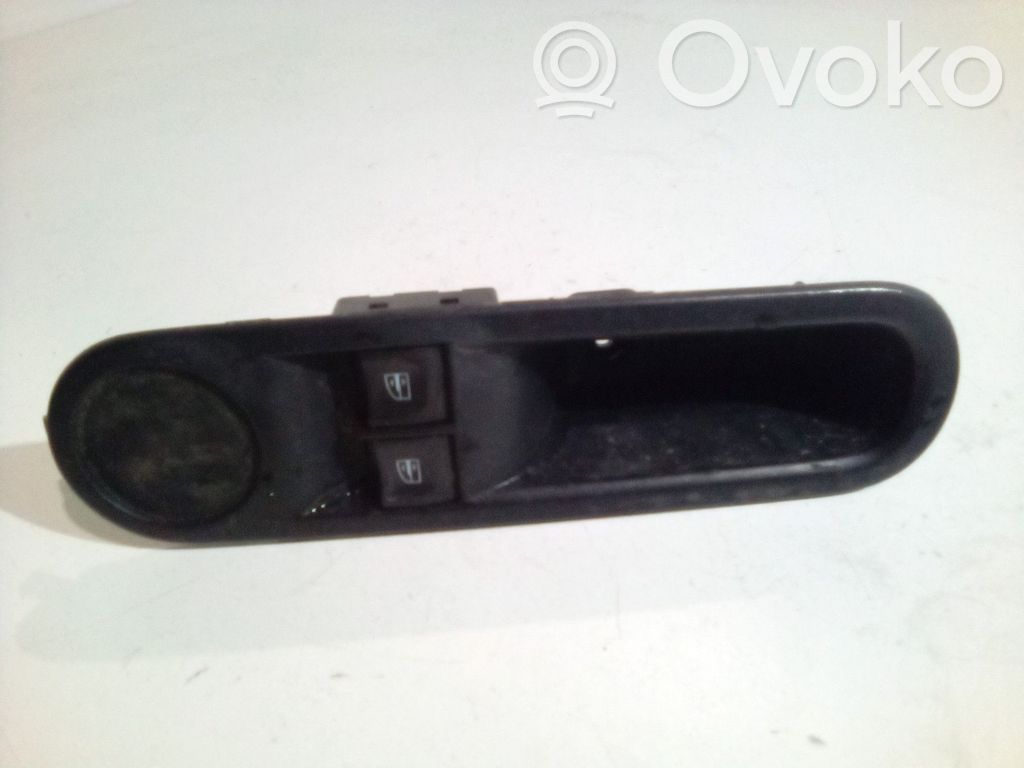 Renault Twingo III Electric window control switch 