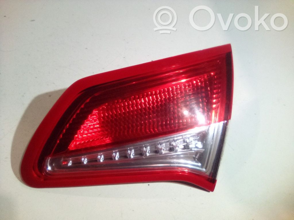 Citroen C4 II Takaluukun takavalot 